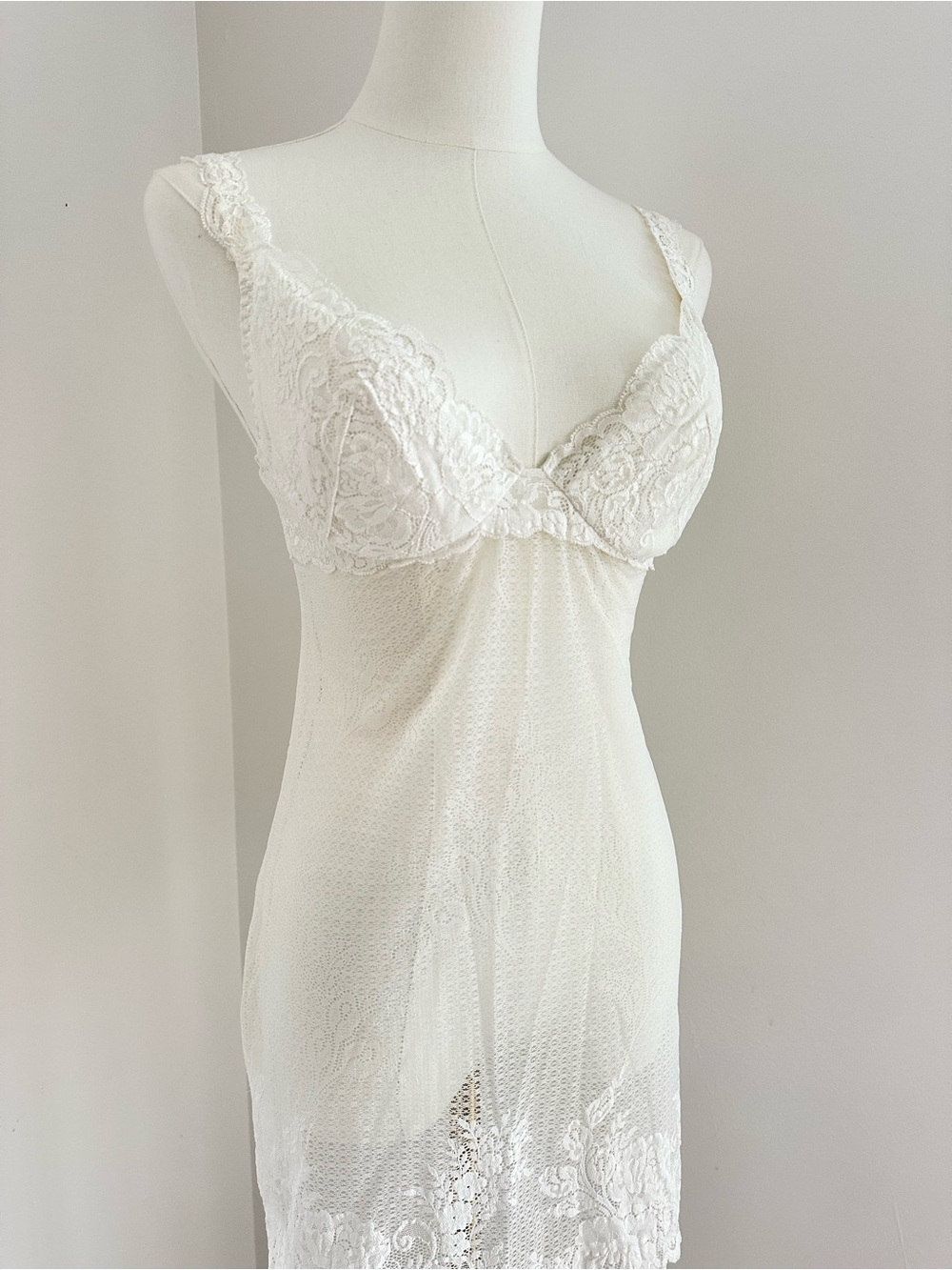 La Perla Elegant White  Lace Chemise - Picture 4 of 9